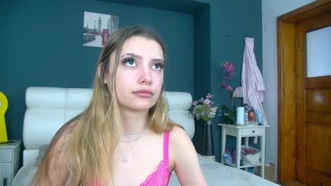 Snapshot of jolicious_ chatting on 23, 4, 2026 Lana online show from 23, 4, 2026