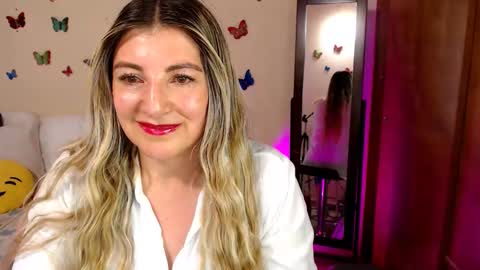 Jolie Mature online show from 9, 1, 2026