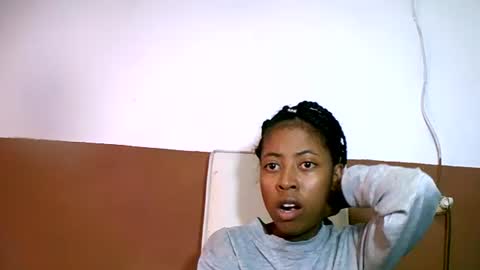 Snapshot of joliekah27 chatting on 16, 2, 2025 joliekah27 online show from 16, 2, 2025