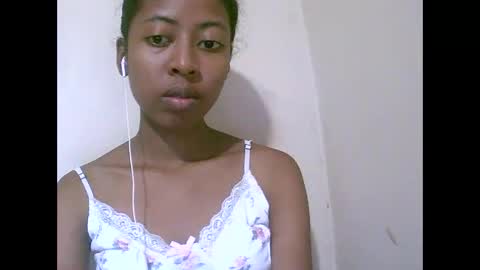 joliekah27 online show from 18, 4, 2026