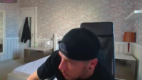 Snapshot of jonahshaw chatting on 24, 5, 2026 JonahShaw online show from 24, 5, 2026