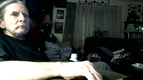 Jonelvis123456 online show from 16, 4, 2026