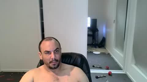 josh_aus333 online show from 10, 10, 2025