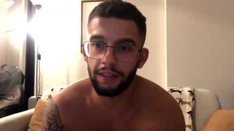 Snapshot of josh_xo chatting on 4, 12, 2025 josh_xo online show from 4, 12, 2025