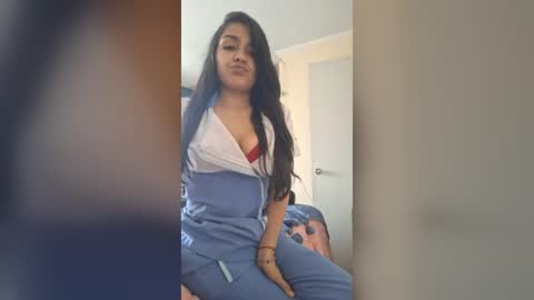 jovencita_25 online show from 15, 7, 2026