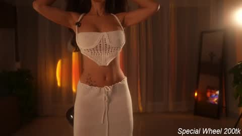 Jennifer Diaz online show from 20, 12, 2025