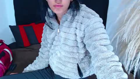 Snapshot of juan_and_luciana chatting on 6, 7, 2026 online show from 6, 7, 2026