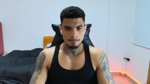 juan_gomez_1 online show from 26, 11, 2025