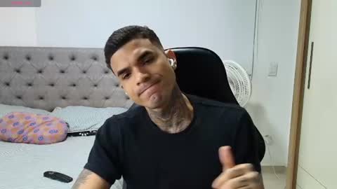 juan_gomez_1 online show from 19, 6, 2026