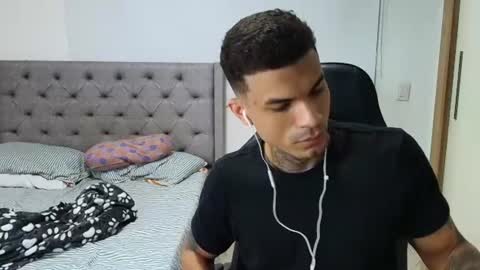 juan_gomez_1 online show from 20, 6, 2026