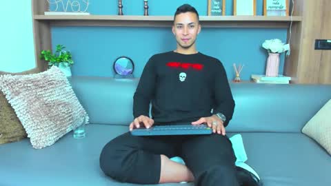 Snapshot of juan_muscle chatting on 1, 3, 2025 juan_muscle online show from 1, 3, 2025