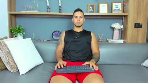 Snapshot of juan_muscle chatting on 4, 3, 2025 juan_muscle online show from 4, 3, 2025