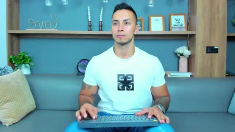 Snapshot of juan_muscle chatting on 9, 3, 2025 juan_muscle online show from 9, 3, 2025