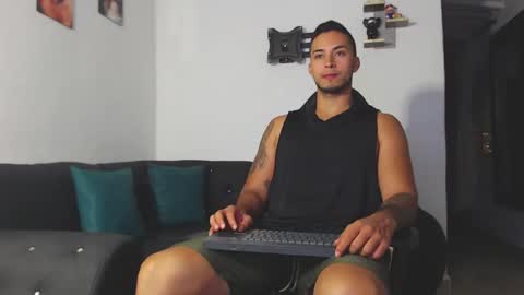Snapshot of juan_muscle chatting on 12, 3, 2025 juan_muscle online show from 12, 3, 2025