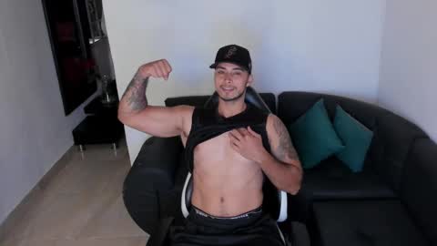 Snapshot of juan_muscle chatting on 19, 9, 2025 juan_muscle online show from 19, 9, 2025