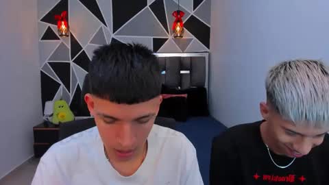 Snapshot of juan_nd_steven chatting on 25, 4, 2026 JuanSteven online show from 25, 4, 2026