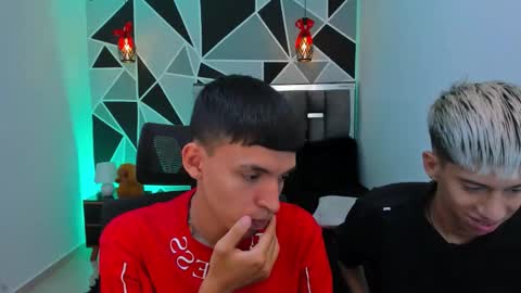 Snapshot of juan_nd_steven chatting on 6, 5, 2026 JuanSteven online show from 6, 5, 2026