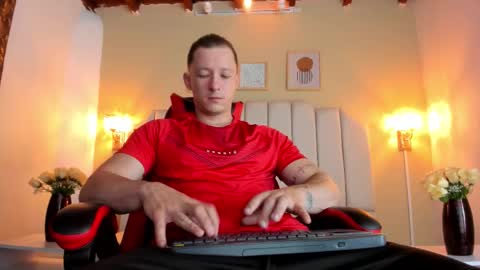 JUAN online show from 4, 12, 2025