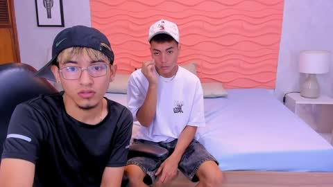 juan_saul1 online show from 9, 4, 2026