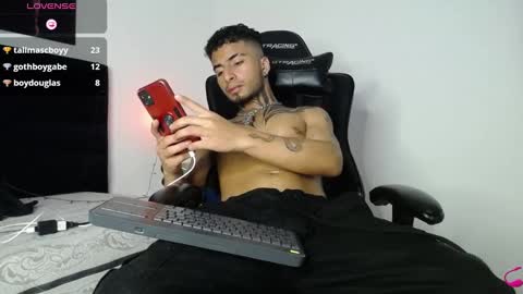 juancamilo66_ online show from 9, 2, 2025