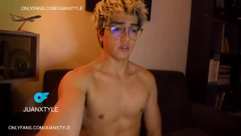 Snapshot of juancamroom chatting on 13, 5, 2026 . online show from 13, 5, 2026