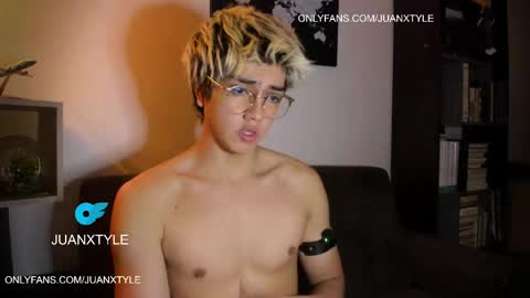 Snapshot of juancamroom chatting on 28, 5, 2026 . online show from 28, 5, 2026