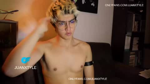 Snapshot of juancamroom chatting on 28, 5, 2026 . online show from 28, 5, 2026