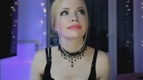 Snapshot of jugoddess chatting on 27, 4, 2026 Goddess Julia online show from 27, 4, 2026