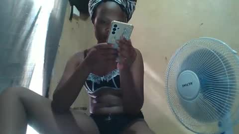 juice_petite3 online show from 27, 1, 2025