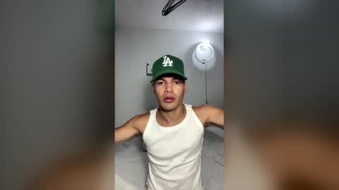 Snapshot of juicy_boy22 chatting on 27, 4, 2026 Miguel online show from 27, 4, 2026