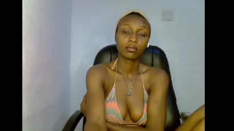 Snapshot of juicy_pinkpussy564197 chatting on 10, 7, 2026 olivia online show from 10, 7, 2026