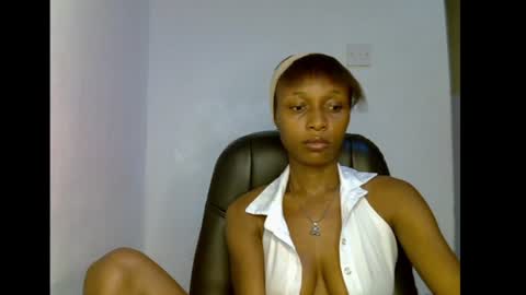 Snapshot of juicy_pinkpussy564197 chatting on 11, 7, 2026 olivia online show from 11, 7, 2026
