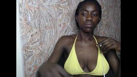 Snapshot of juicyberryx chatting on 31, 1, 2025 queen online show from 31, 1, 2025