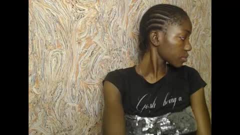Snapshot of juicyberryx chatting on 19, 2, 2025 queen online show from 19, 2, 2025