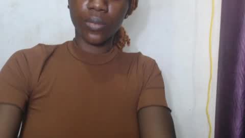 Snapshot of juicyberryx chatting on 5, 6, 2026 queen online show from 5, 6, 2026