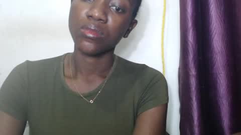 Snapshot of juicyberryx chatting on 24, 6, 2026 queen online show from 24, 6, 2026