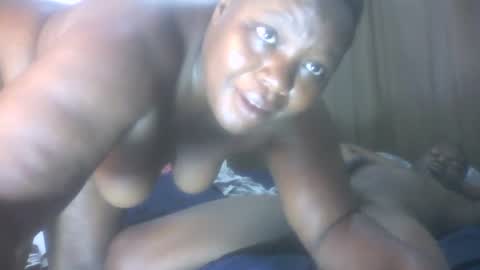 Snapshot of juicybooty_001 chatting on 24, 1, 2025 Sweetass online show from 24, 1, 2025