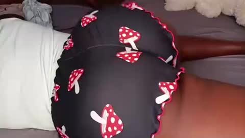 Snapshot of juicybooty_001 chatting on 1, 10, 2025 Sweetass online show from 1, 10, 2025