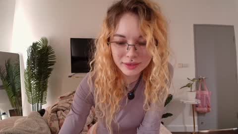 Snapshot of juicyshow chatting on 23, 2, 2026 Hiya Im your sweet Lia online show from 23, 2, 2026