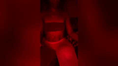 Snapshot of juiicybee chatting on 3, 8, 2026 Juiicy Bunns online show from 3, 8, 2026