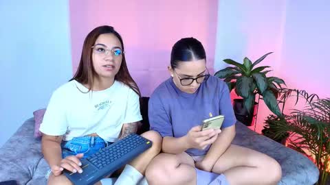 Jules and Gia online show from 3, 12, 2025