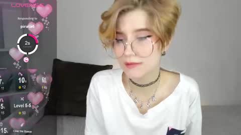 Snapshot of julescrown chatting on 24, 2, 2025 Jules online show from 24, 2, 2025