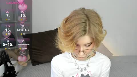 Snapshot of julescrown chatting on 26, 2, 2025 Jules online show from 26, 2, 2025