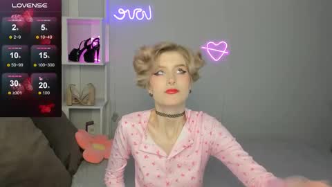 Snapshot of julescrown chatting on 10, 10, 2025 Jules online show from 10, 10, 2025