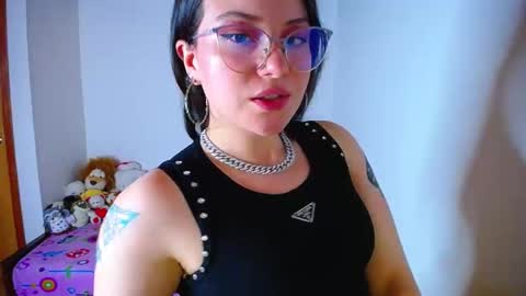 Juliana online show from 5, 10, 2025