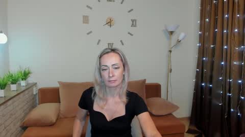julia__cherry_ online show from 7, 1, 2025