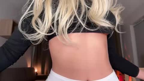 Julia R Le online show from 2, 10, 2025