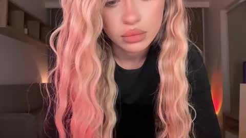 Julia R Le online show from 15, 10, 2025