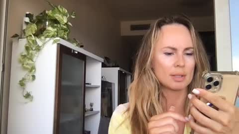 Snapshot of julialemilf chatting on 16, 6, 2026 julialemilf online show from 16, 6, 2026