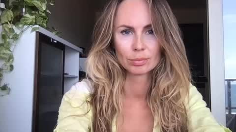 Snapshot of julialemilf chatting on 17, 6, 2026 julialemilf online show from 17, 6, 2026